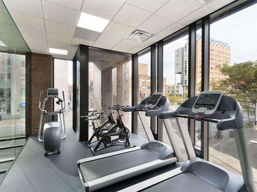 Travelodge Hotel by Wyndham Montreal Centre