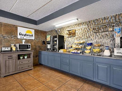 Days Inn by Wyndham Fort Collins