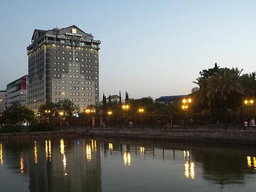 Sevilla Center