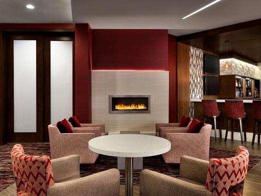 DoubleTree by Hilton Hotel Toronto Airport West