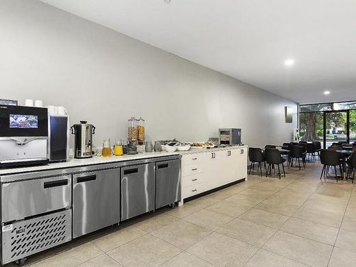 BreakFree on Broadway Sydney