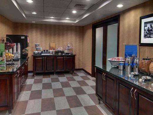 Hampton Inn & Suites Agoura Hills