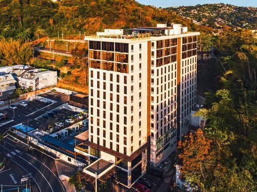 The BRIX, Autograph Collection