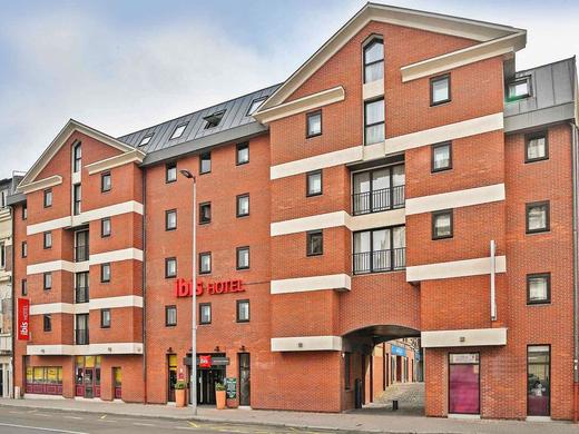 ibis Saint-Quentin Basilique