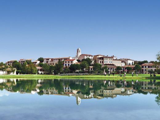 Pierre & Vacances Village Pont Royal en Provence