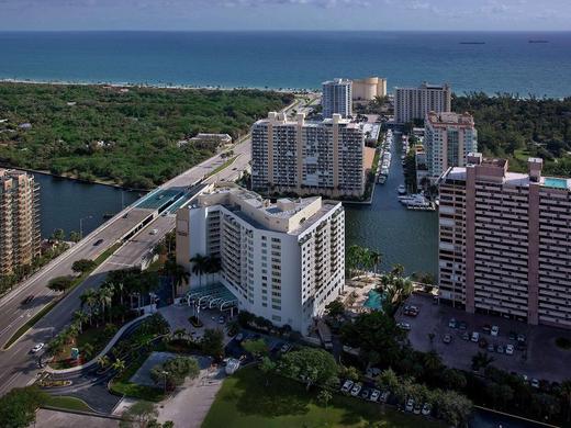 Gallery One Doubletree Guest Suites