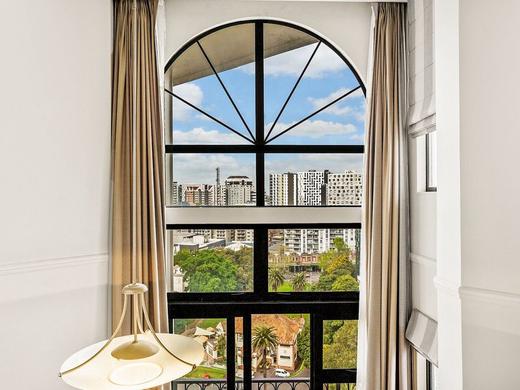 Parkside Hotel & Apartments