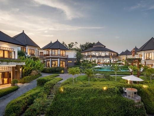 Swan Paradise A Pramana Experience