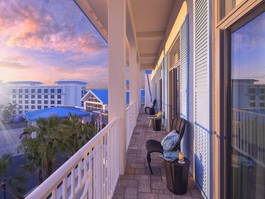 Loews Sapphire Falls Resort