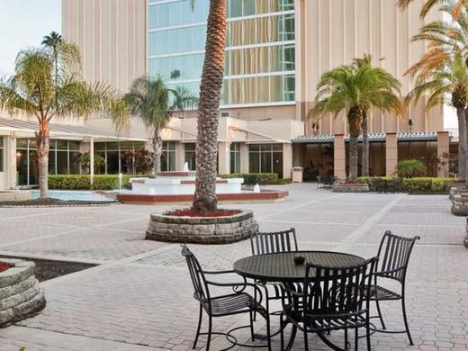 Doubletree by Hilton at the Entrance to Universal Orlando