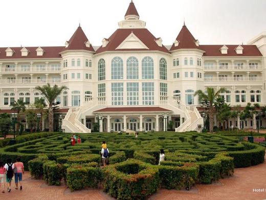 Hong Kong Disneyland Hotel
