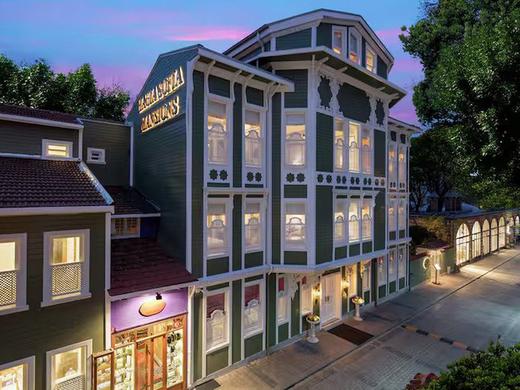 Hagia Sofia Mansions Istanbul, Curio Collection by Hilton