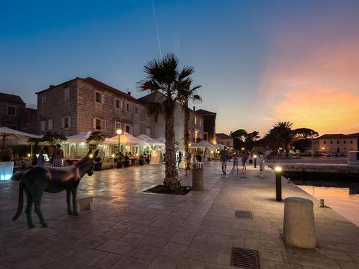 HOTEL HVAR