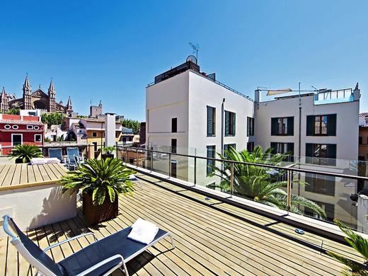 Petit Palace Hotel Tres