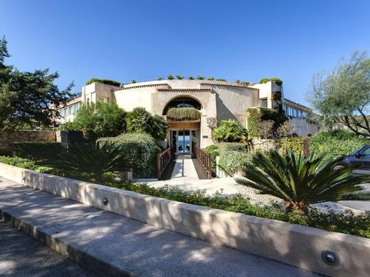 L'Ea Bianca Luxury Resort