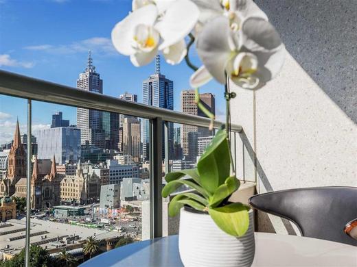 Quay West Suites Melbourne