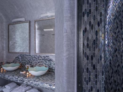 Dreams Luxury Suites