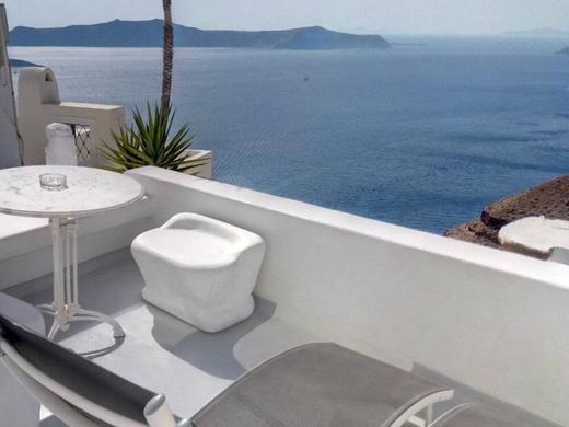 Trieris Villa & Suites