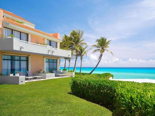 Wyndham Grand Cancun All-Inclusive Resort & Villas