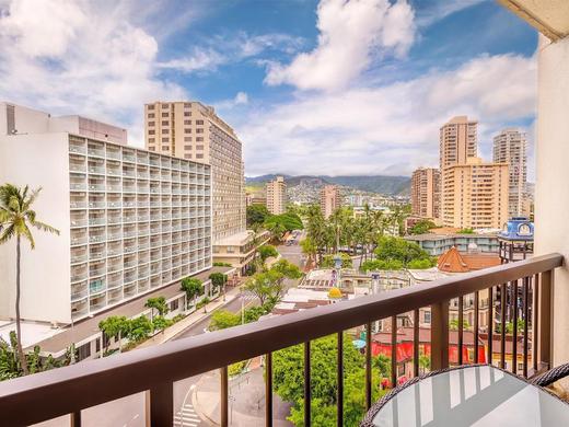 Hyatt Regency Waikiki Beach Resort & Spa