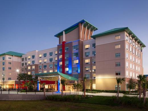 Holiday Inn Express & Suites Orlando At Seaworld