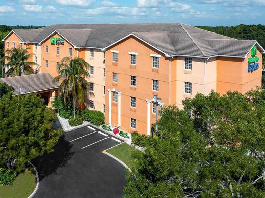 Holiday Inn Express & Suites Bonita Springs