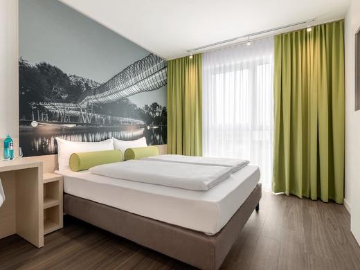 Super 8 by Wyndham Oberhausen