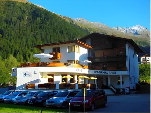 Berghotel Rasis