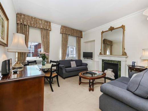 10 Curzon Street Apartments by Mansley