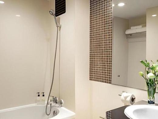 Holiday Garden Hotel & Resort