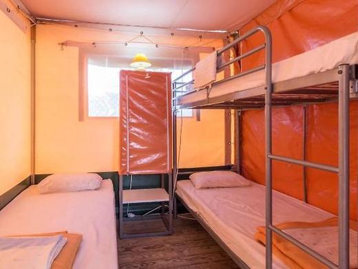 Camping Los Escullos