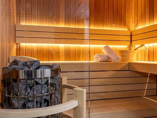 Alpha Paris Tour Eiffel