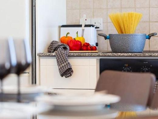 Artemis Cynthia Complex