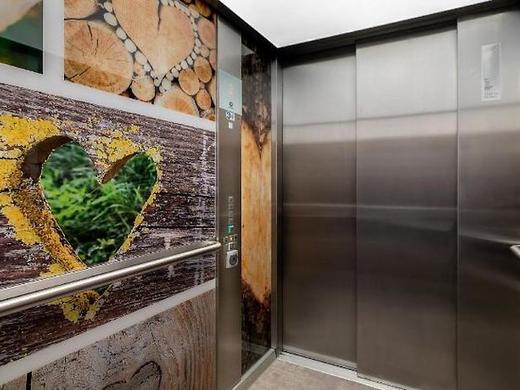 Holiday Inn - the niu, Timber Esslingen