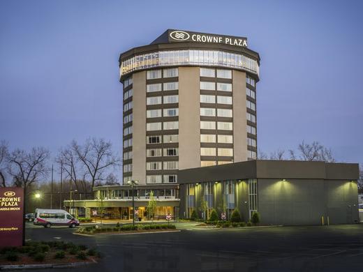 Crowne Plaza Saddle Brook Hotel by IHG