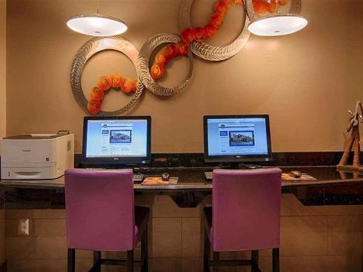 Days Inn & Suites by Wyndham Bonita Springs North Naples