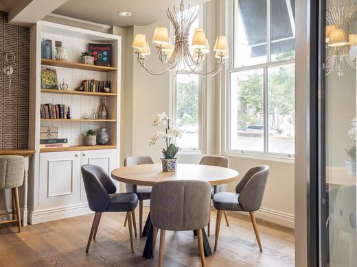 Point a Kensington Olympia