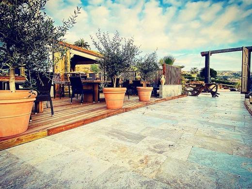 Le Bella Vista Residence