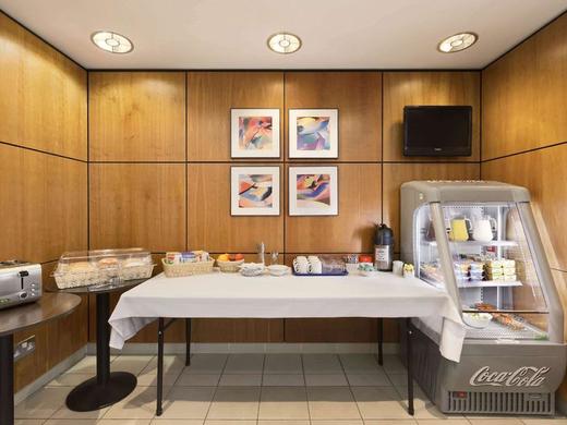 Days Inn by Wyndham Peterborough