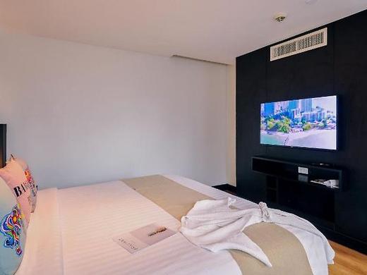 Golden Tulip Mandison Suites