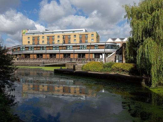Holiday Inn London Brentford Lock