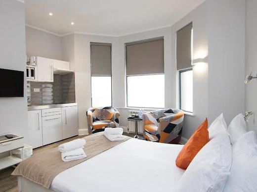 Westciti Caroco Aparthotel