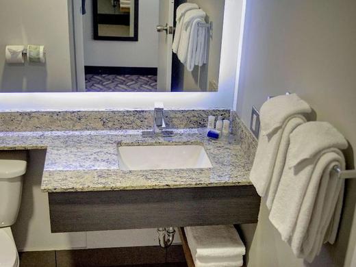 Days Inn by Wyndham Airdrie