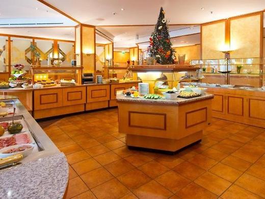 Steglitz International