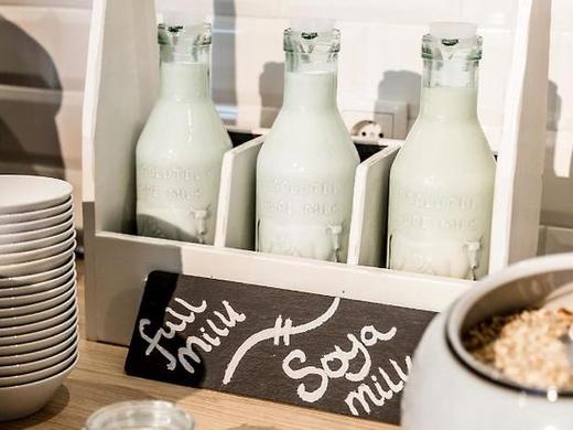 Holiday Inn - the niu, Ridge Halle Central Station