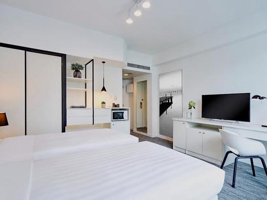 Grand Bay View Hotel