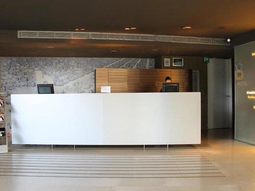B Hotel