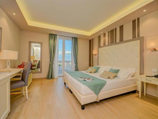 Villa Garuti Hotel & Apartments