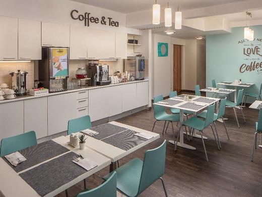 Escala Hotel & Suites