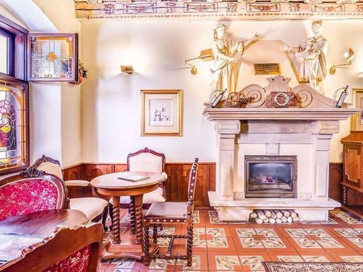 The King Charles Hotel